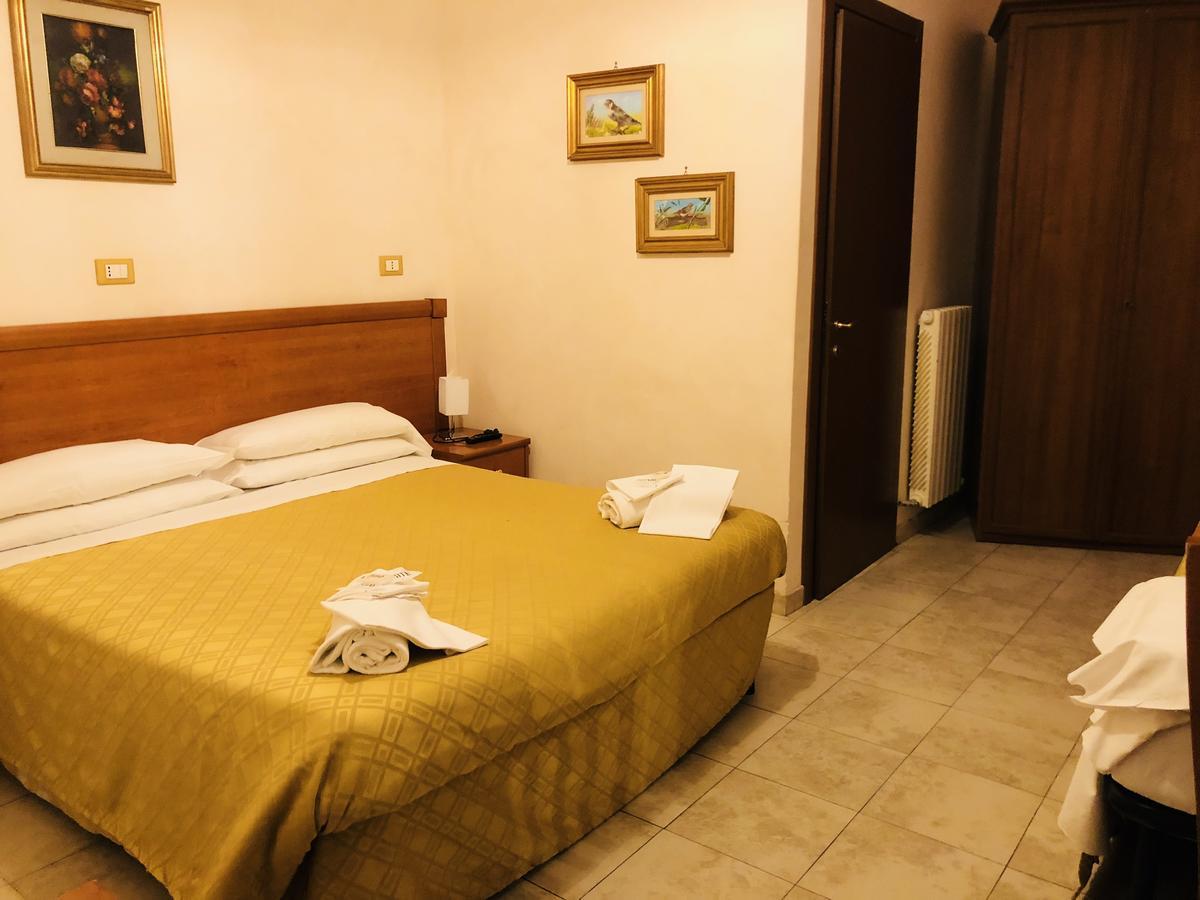 Hotel Casarola - Trigoria Castel di Decima Buitenkant foto